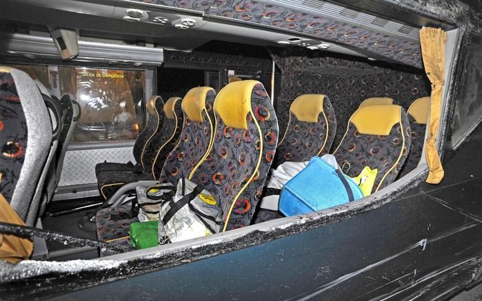 CALELLA - „De bus moest de afslag hebben en wilde daarvoor nog even drie bussen inhalen.” Foto EPA