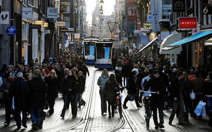 AMSTERDAM - Koopzondag in de Leidse straat in Amsterdam. Foto ANP