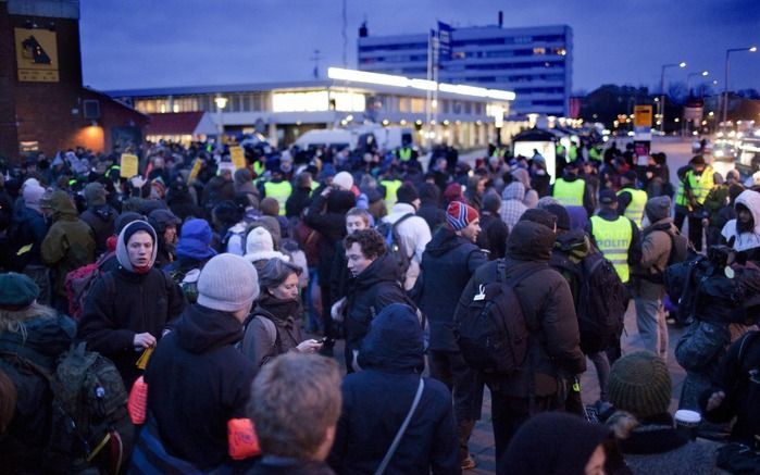 Chaotische toestanden bij de ingang van het Bella Center. Foto EPA