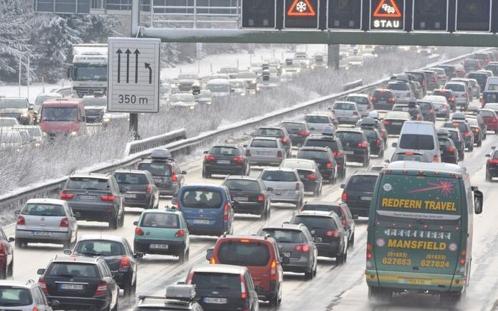 Het verkeer in Duitsland heeft veel last van sneeuw en ijzige wegen. Foto EPA