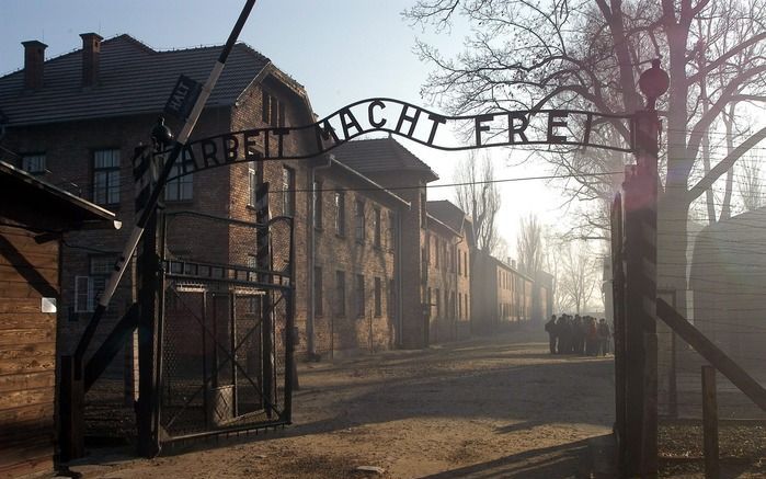 „Het internationale systeem is een vangnet, een laatste redmiddel voor het geval dat een staat er niet in slaagt de mensenrechten te beschermen.” Foto: de entree van concentratiekamp Auschwitz in Polen. Foto EPA