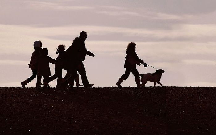 WASHINGTON - Ongehuwde volwassenen zonder kinderen gaan in de Verenigde Staten minder vaak naar de kerk dan een traditioneel gezin met kinderen. Dat concludeerde hoogleraar Brad Wilcox uit een onderzoek. Foto Fotolia