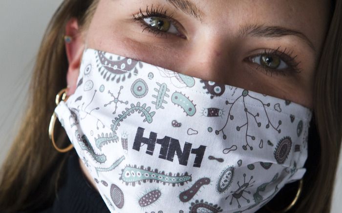 UTRECHT – De epidemie van de Mexicaanse griep lijkt voorbij. Dat zegt onderzoeksinstituut Nivel. De laatste weken nam het aantal mensen met griep al af. Afgelopen week kwam dit aantal onder de grens te liggen waarbij er nog sprake kan zijn van een epidemi