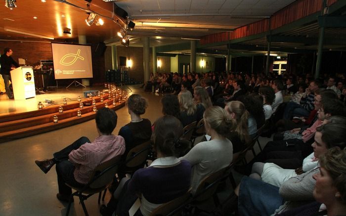 APELDOORN – De avonden van Jij daar!, onder andere in Apeldoorn, richten zich „op de jeugd van reformatorisch Nederland in de leeftijd van 15 tot 30 jaar.” Foto’s VidiPhoto