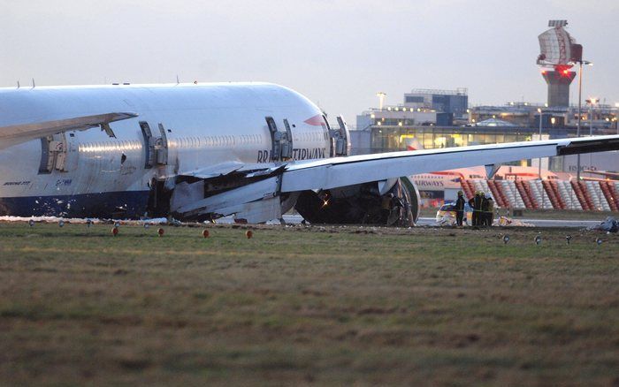 LONDEN- Een toestel van British Airways miste donderdag op Londen-Heathrow de landingsbaan. Foto EPA.