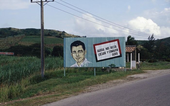 De baptistische revolutionair Frank País (1934 1957) wordt overal in Cuba als nationale held vereerd. Onlangs is in Cuba een Spaanse biografie van hem in opvallend grote oplage herdrukt. Foto RD.