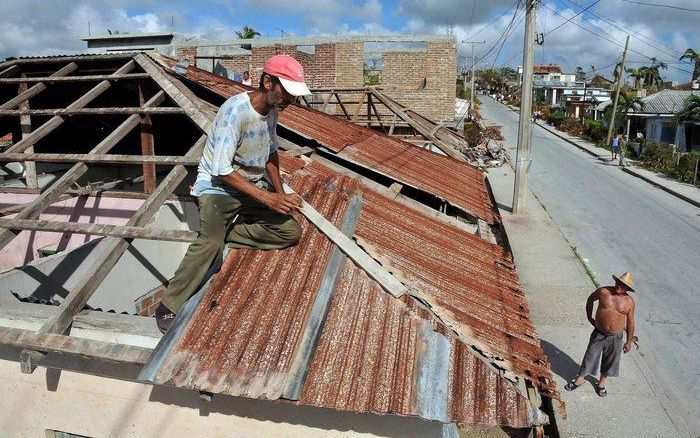 De Spaanse Evangelische Zending (SEZ) start een noodhulpactie voor Cuba. Via bestaande contacten met kerken probeert de SEZ een deel van de nood te lenigen die ontstaan is door de orkanen Gustav en Ike. Foto EPA