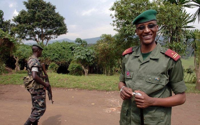 KINSHASA - De Tutsi Laurent Nkunda (41) en zijn rebellen vechten al jaren in het oosten van de Democratische Republiek Congo (RDC) tegen de troepen van de centrale regering in Kinshasa. Eerder deze maand riep hij op tot een algehele opstand en ging in het