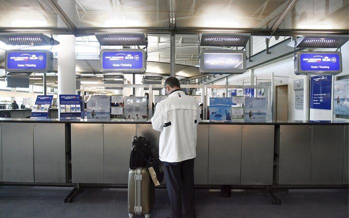 PARIJS – Luchtvaartmaatschappij Air France heeft ook maandag last van een staking door piloten, die zich verzetten tegen een verhoging van de pensioengerechtigde leeftijd. Dat maakte het bedrijf maandag bekend. Foto EPA