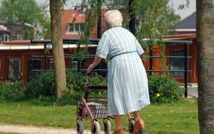 De politie Hollands Midden zet een lokoma in om tasjesdieven in de kraag te kunnen grijpen. - Foto Paul Dijkstra