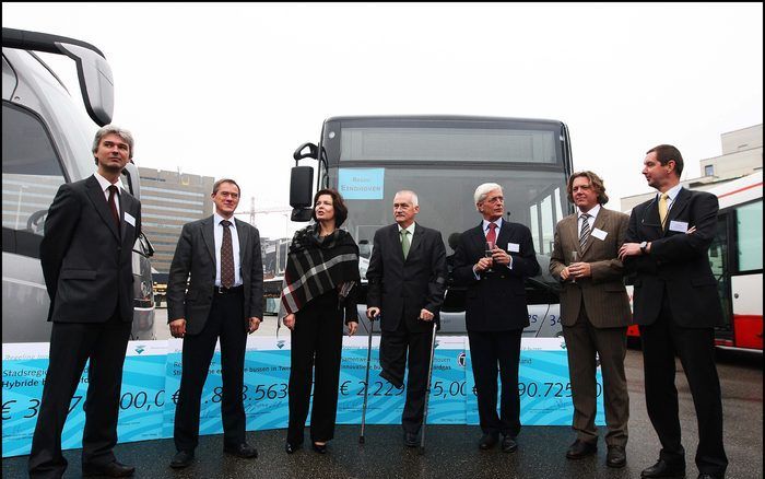 Als het aan staatssecretaris Huizinga (Verkeer) ligt, zijn alle bussen in het openbaar vervoer uiterlijk in 2020 ’schoon’ en zuinig. Foto ANP