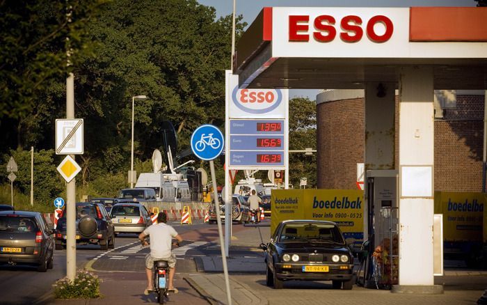 Er komt één cao voor alle medewerkers van tankstations. Foto ANP