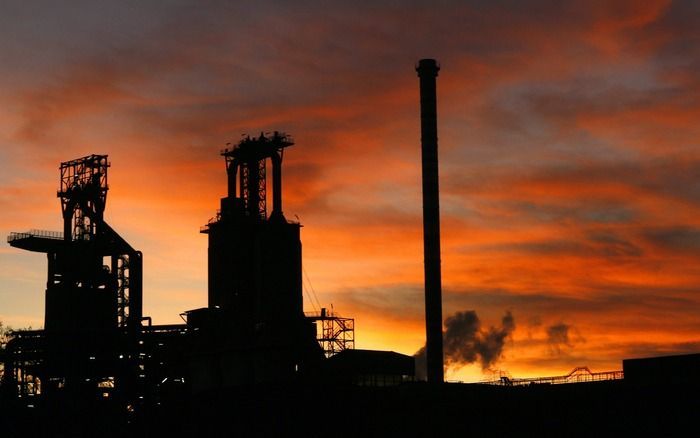 FRANKFURT - Een fabriek van ThyssenKrupp. Het staalbedrijf ziet een nieuwe zeepbel in de financiële markt. Foto EPA