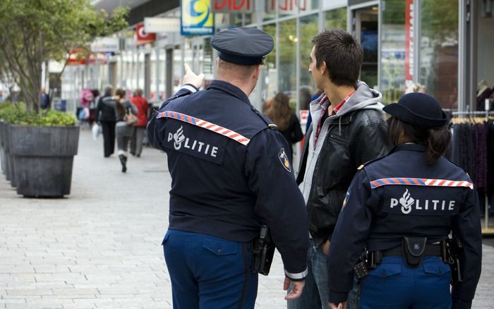 Begin dit jaar waren er volgens het ministerie 53.320 politie­mensen in heel Nederland. Foto ANP