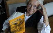 HASSELT – Betty van der Woude Hettinga (84) verhaalt in haar boek ”Een pastorie in weer en wind” over de gereformeerde pastorie in Hasselt, tijdens de oorlog een bolwerk van het verzet. Foto B. van der Woude