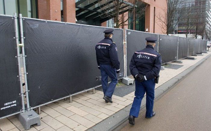 Het Haagse gerechtshof heeft woensdag zeven veronderstelde leden van terreurnetwerk de Hofstadgroep vrijgesproken van het vormen van een terroristische organisatie.