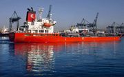 BARCELONA – Een schip met twintigduizend kubieke meter drinkwater is dinsdag in de haven van Barcelona aangekomen. Foto EPA