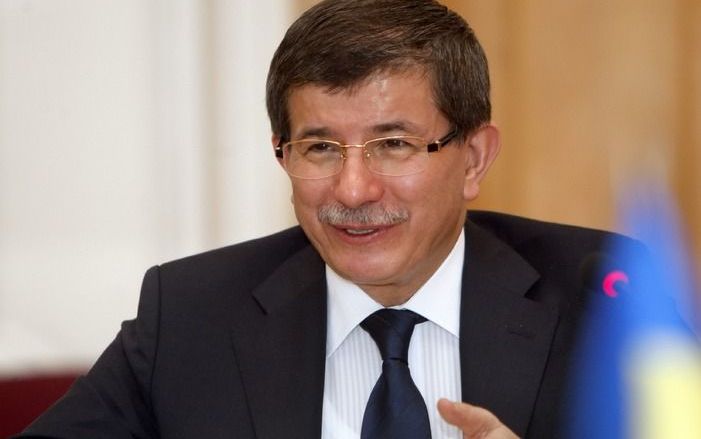 TEHERAN - Ahmet Davutoglu, de Turkse minister van Buitenlandse Zaken berichtte dat Iran, Turkije en Brazilië een akkoord hebben getekend over het nucleaire programma van Iran. Foto EPA