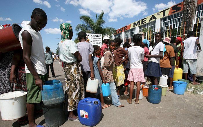 Zeker 7 miljoen Zimbabwanen hebben voedselhulp nodig. Foto EPA.