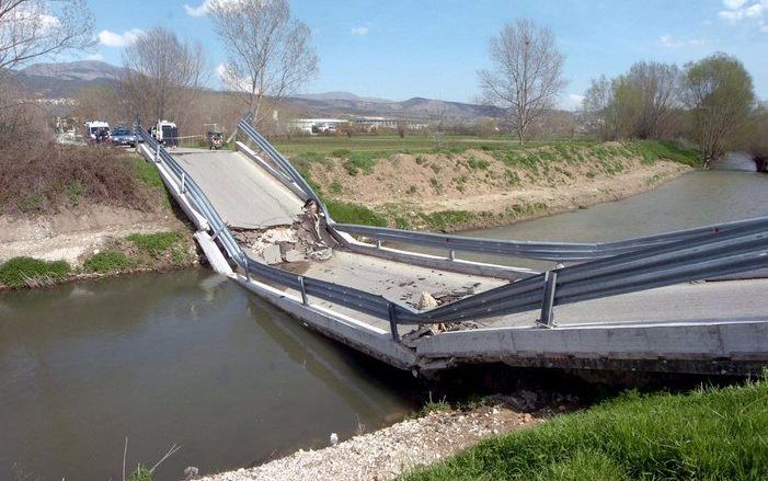 ROME – Italië herdenkt vrijdag de slachtoffers van de aardbeving maandag in de Midden–Italiaanse regio Abruzzen. De centrale herdenking op de dag van nationale rouw vindt plaats in de zwaar getroffen regionale hoofdstad L’Aquila. Foto EPA