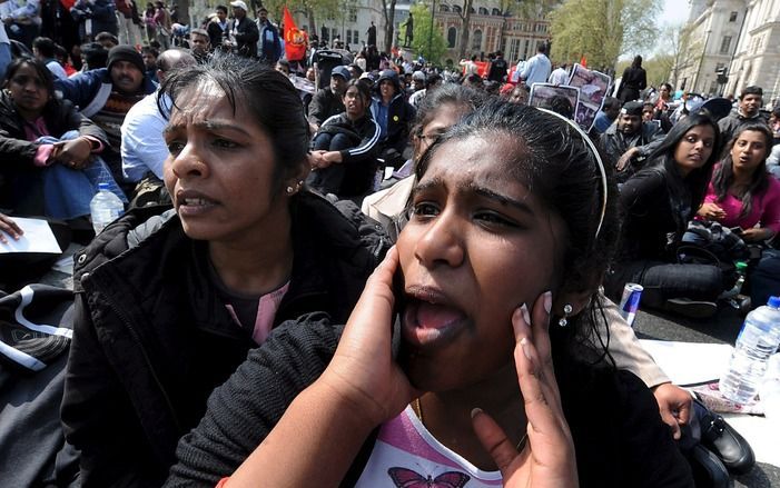 De Franse politie heeft maandag zeker 210 mensen gearresteerd tijdens een pro–Tamildemonstratie in Parijs. Foto EPA