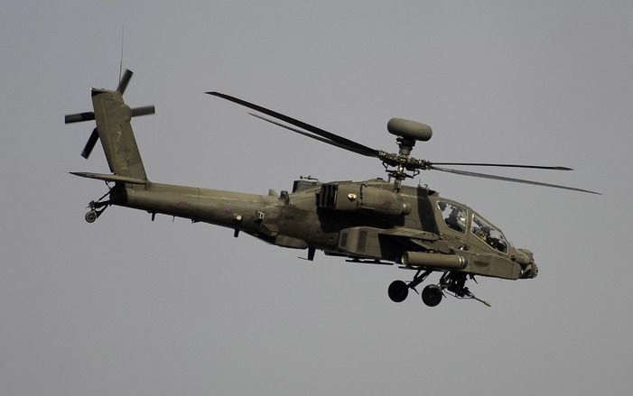 Afghaanse en buitenlandse militairen boeken vooruitgang bij hun offensief tegen de laatste bolwerken van de Taliban in de Zuid–Afghaanse provincie Helmand. Op de foto een Apache gevechtshelikopter van het Amerikaanse leger. Foto EPA