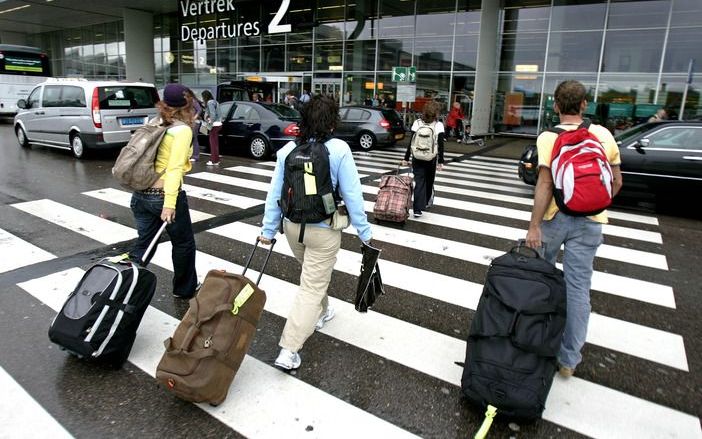 DEN HAAG – De procedure op Schiphol bij het instappen van passagiers naar de Verenigde Staten is aangepast na de mislukte aanslag op een vlucht van Amsterdam naar Detroit. Onderzoek wees uit dat de 23–jarige Nigeriaanse verdachte loog over de bagage die h