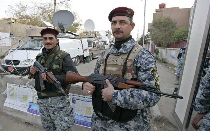 TIKRIT – In de buurt van een aantal stemlokalen in de Iraakse stad Tikrit zijn zaterdagochtend bommen ontploft. Het lijkt erop dat niemand gewond is geraakt, meldde de politie. Foto EPA