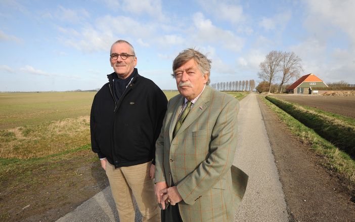 WILHELMINADORP – Koninklijke Maatschap Wilhelminapolder viert dit jaar haar 200-jarig bestaan, Foto: directeur Van Hoven (l.) en bestuursvoorzitter Ten Cate. Foto Willem Mieras