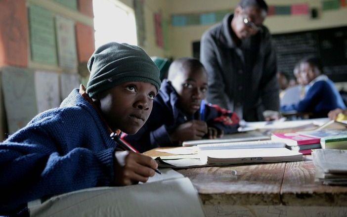 MASVINGO – Kinderen krijgen basisonderwijs op de school van Morgenster, een Nederlands ontwikkelingsproject in de buurt van Masvingo, Zimbabwe. Foto RD