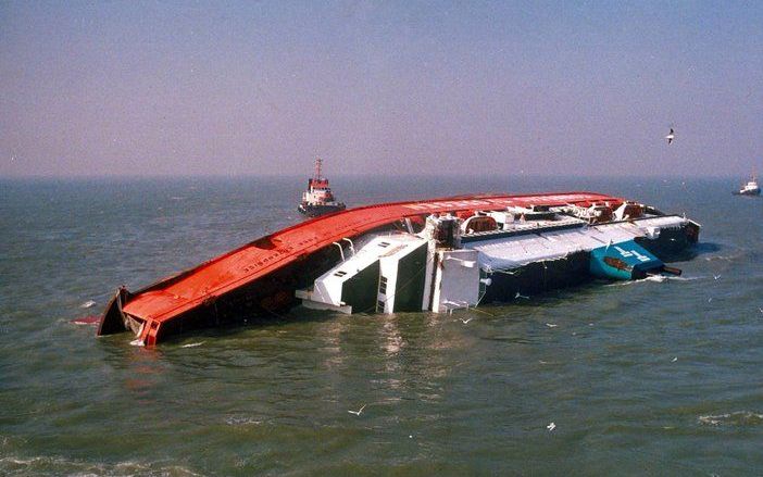 Door een scheepsongeluk op een meer in het westen van de Democratische Republiek Congo zijn zeker 73 mensen om het leven gekomen. Foto EPA