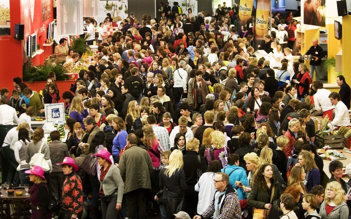 Heeft ”the wisdom of crowds” de toekomst? In de Bijbel komt de massa er niet zo positief van af. Foto EPA