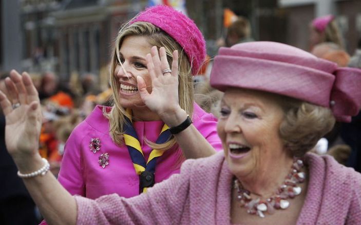 MAKKUM - Koningin Beatric en Prinses Máxima op Koninginnedag 2008. Foto ANP