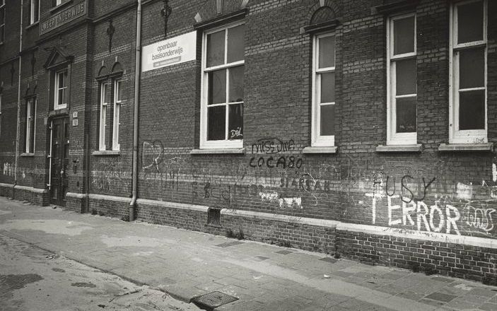 „Een intermodale overheid kan met enige ontspanning kijken naar semipublieke domeinen als onderwijs en omroep. De openbare school is geen neutrale school –hoe zou het kunnen in een gebouw zo vol met mensen?– maar een intermodale school.” &#61559;Foto&#615