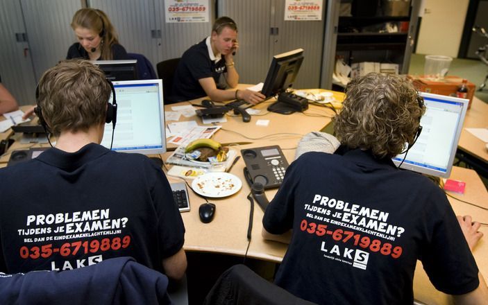 AMSTERDAM – Leerlingen van een Amsterdamse school klaagden woensdag bij het LAKS over een bejaardendisco die tijdens het examen werd gehouden. Foto ANP