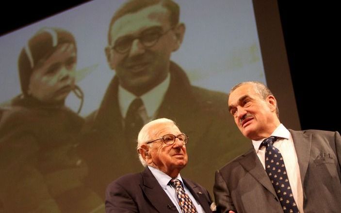 PRAAG – Een speciale stoomtrein is dinsdag uit Praag vertrokken ter ere van Sir Nicholas Winton, een Brit die honderden Joodse kinderen redde van deportatie naar naziconcentratiekampen. Foto EPA