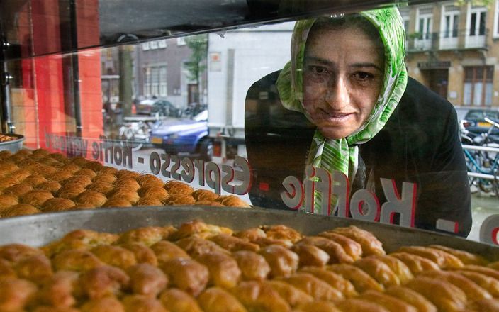 Een meerderheid van de Nederlandse bevolking (77 procent) vindt dat het islamitische Suikerfeest geen nationale feestdag moet worden. Foto ANP