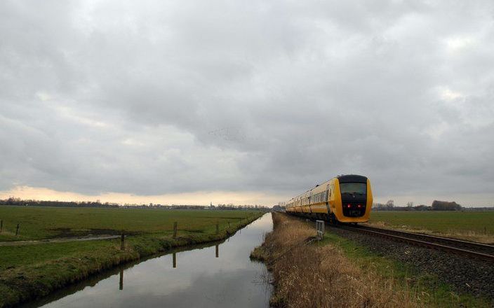 KAMPEN – Bewoners van de polder Mastenbroek en Natuur en Milieu Overijssel zijn niet blij met de komst van een tramlijn door het open poldergebied. Foto RD