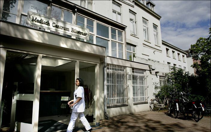 Privékliniek Medisch Centrum Biltstraat in Utrecht waar twee jaar geleden een vrouw om het leven kwam. Privéklinieken moeten, voordat ze een patiënt gaan opereren, meer onderzoek doen naar de algehele gezondheidssituatie van de persoon. Foto ANP