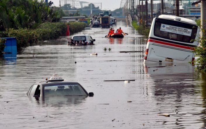 ZÜRICH (ANP/AFP/DPA) – Rampen hebben vorig jaar wereldwijd een schade veroorzaakt van ruim 45 miljard euro. Bij de catastrofes kwamen meer dan 20.000 personen om het leven, meldde de grootste herverzekeraar ter wereld, het Zwitserse Swiss Re, dinsdag. Fot