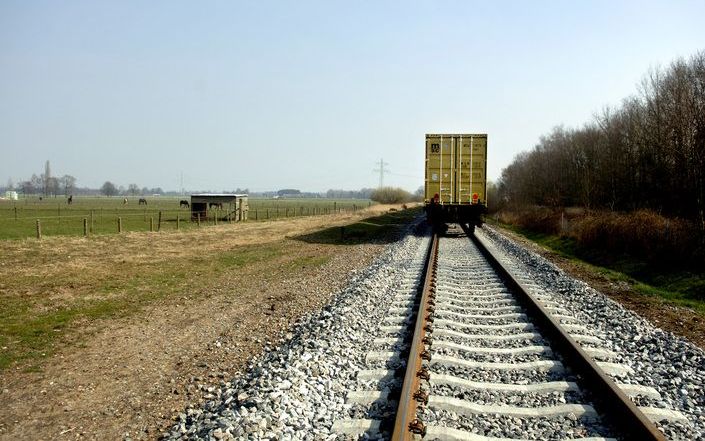 DEN HAAG - Een Duits alternatief voor (een deel van) het historische tracé van de goederenspoorlijn IJzeren Rijn gooit hoge ogen. Minister Eurlings van Verkeer ziet deze route zitten en naar zijn zeggen België ook. Foto ANP