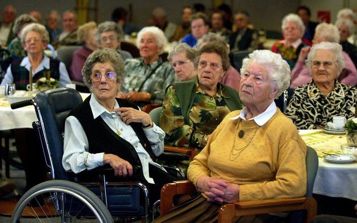 Staatssecretaris Bussemaker (Volksgezondheid) schreef donderdag aan de Tweede Kamer dat AWBZ-cliënten met vermogen maar een klein beetje meer gaan betalen. Foto ANP