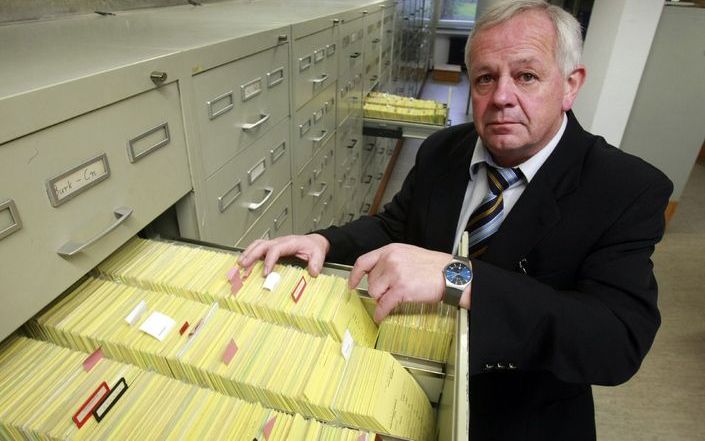 Meer dan zestig jaar na de Tweede Wereldoorlog zijn Kurt Schrimm en zijn medewerkers nog dagelijks bezig moorden uit de nazitijd op te lossen. Vooral in Oost-Europa wachten nog diverse archieven om te worden doorgespit. Foto Reuters