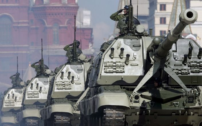 MOSKOU – Op het Rode Plein in Moskou is zaterdag een grootse herdenkingsparade gehouden ter herinnering aan het einde van de Tweede Wereldoorlog in Europa. De Russische president Dmitri Medvedev waarschuwde in een toespraak dat Rusland aanvallen ferm zal 