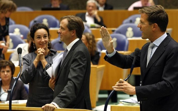 De oppositie bij de interruptiemicrofoon tijdens de Algemene Beschouwingen in de Tweede Kamer. Foto ANP