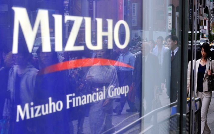 TOKIO – De Japanse bank Mizuho Financial Group wil een aandelenemissie doen ter waarde van 800 miljard yen, circa 6,9 miljard euro. De bank wil op deze manier de kapitaalreserves verhogen. Dat maakte Mizuho vrijdag bekend tijdens de presentatie van de jaa