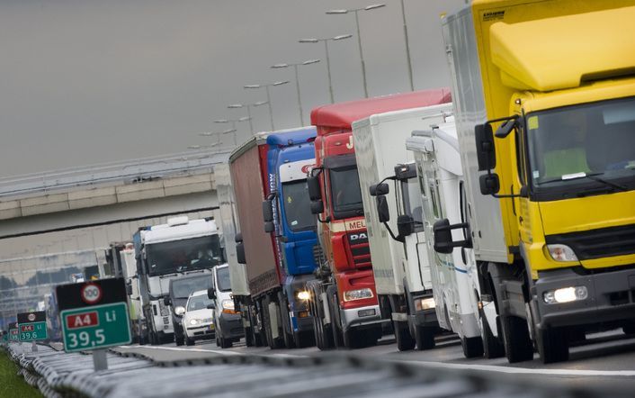 „De acceptatie van kilometerheffing onder automobilisten is te vergroten door dezelfde kastjes die ervoor nodig zijn ook voor andere zaken, zoals voor routeadviezen, te gebruiken.” Foto ANP