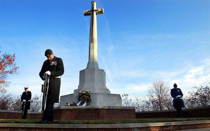 GROESBEEK - De Canadese begraafplaats in Groesbeek. Hier vindt woensdag een bijzondere herdenkingsbijeenkomst plaats ter ere van de gevallen Canadese soldaat George Taylor. Taylor was een van de vele duizenden indianen die meevochten aan de kant van de ge