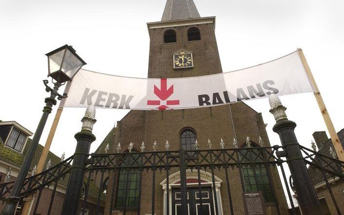 IJLST – Voor de actie Kerkbalans gaan duizenden kerkleden, zogenaamde lopers, de deuren langs om leden, maar ook onkerkelijke mensen die zich betrokken voelen bij de kerk, door middel van een brief te vragen om een donatie. Daarnaast beschikken kerken ove