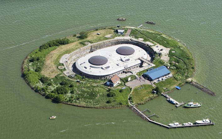 De Stelling van Amsterdam werd tussen 1885 en 1914 gebouwd als verdedigingslinie rond Amsterdam en telt onder meer 38 forten. Fort Pampus maakt er onderdeel van uit. Foto ANP